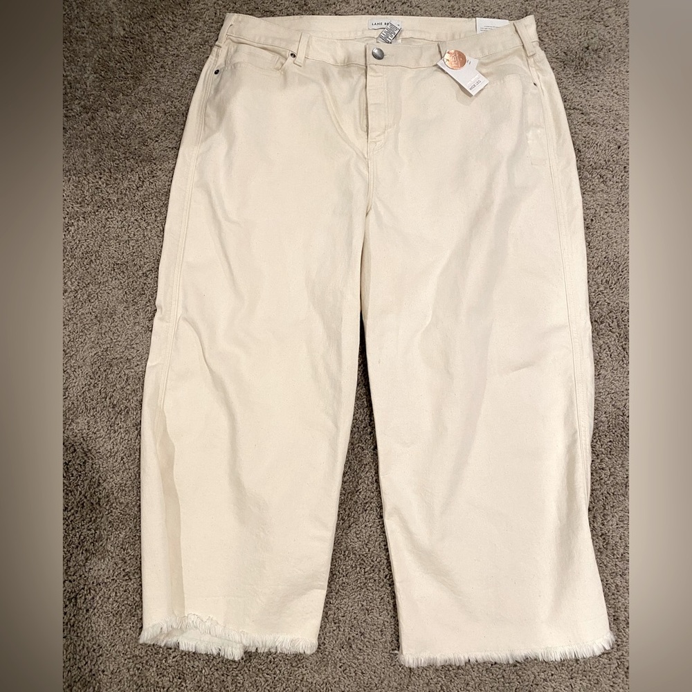 NWT Lane Bryant Wide Leg Cropped open fringe hem off white flex pants size 22